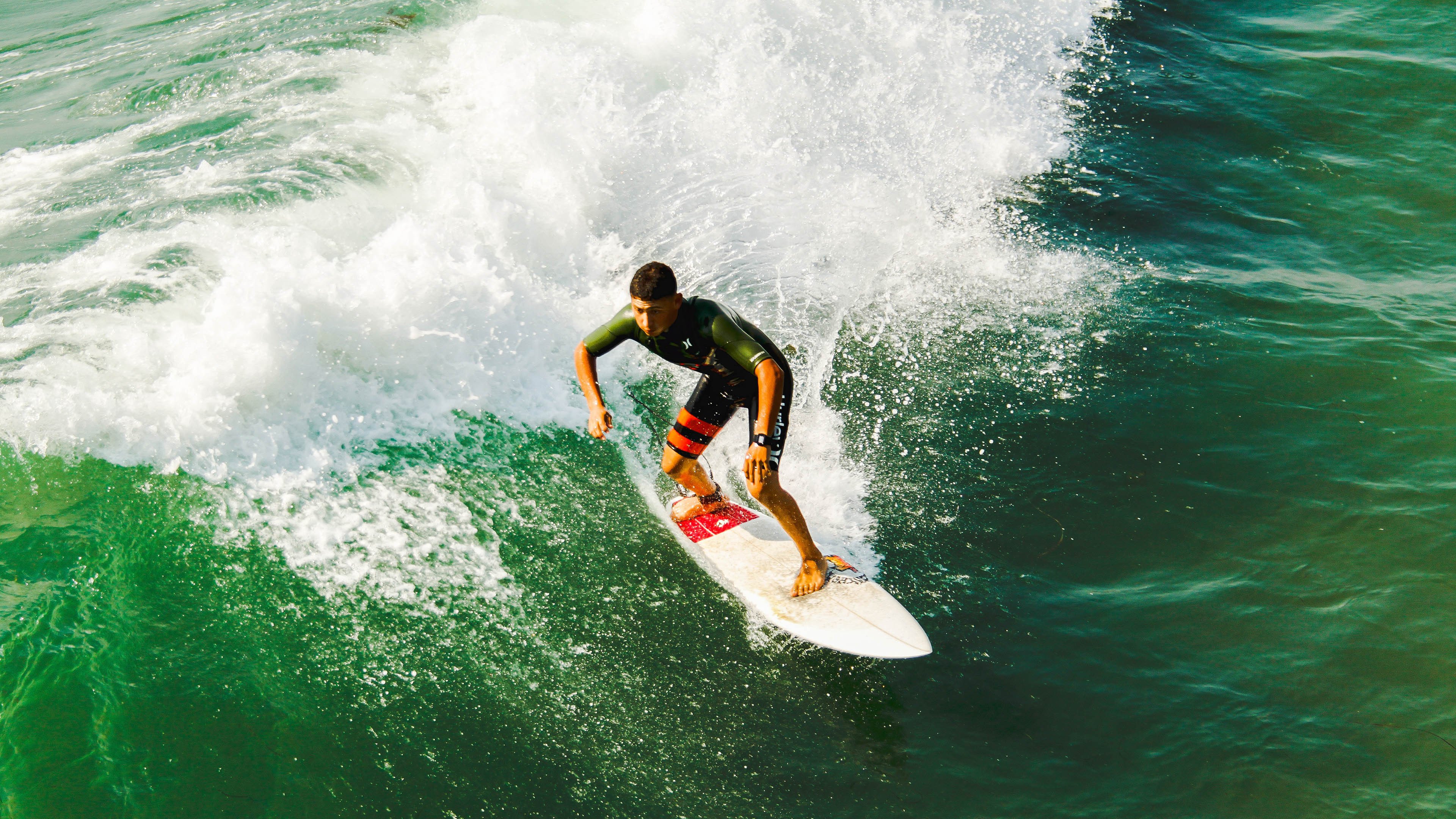 C9带队取胜！，Uzi重要时刻出色防守赛场气氛高涨