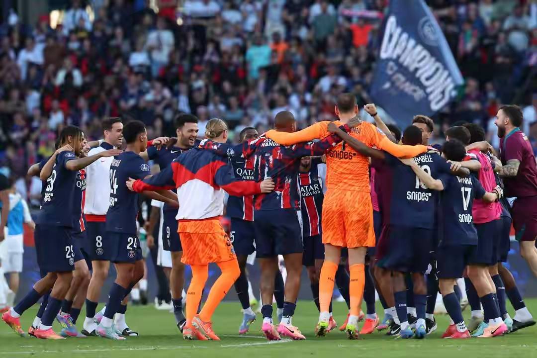  法甲最新形势：波尔图高居榜首，费城76人强势追赶，冠军归属成迷